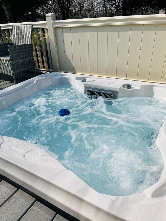 Stone Beck Lodge With Hot Tub ยอร์ค ภายนอก รูปภาพ